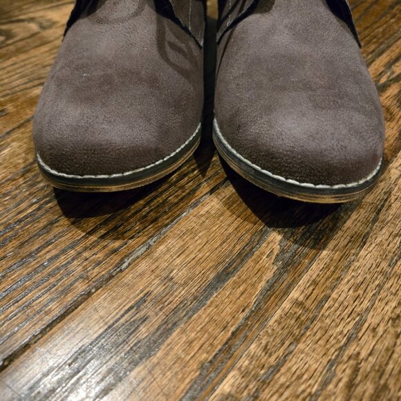 NWOT ANKLE BOOTS - Picture 5 of 6